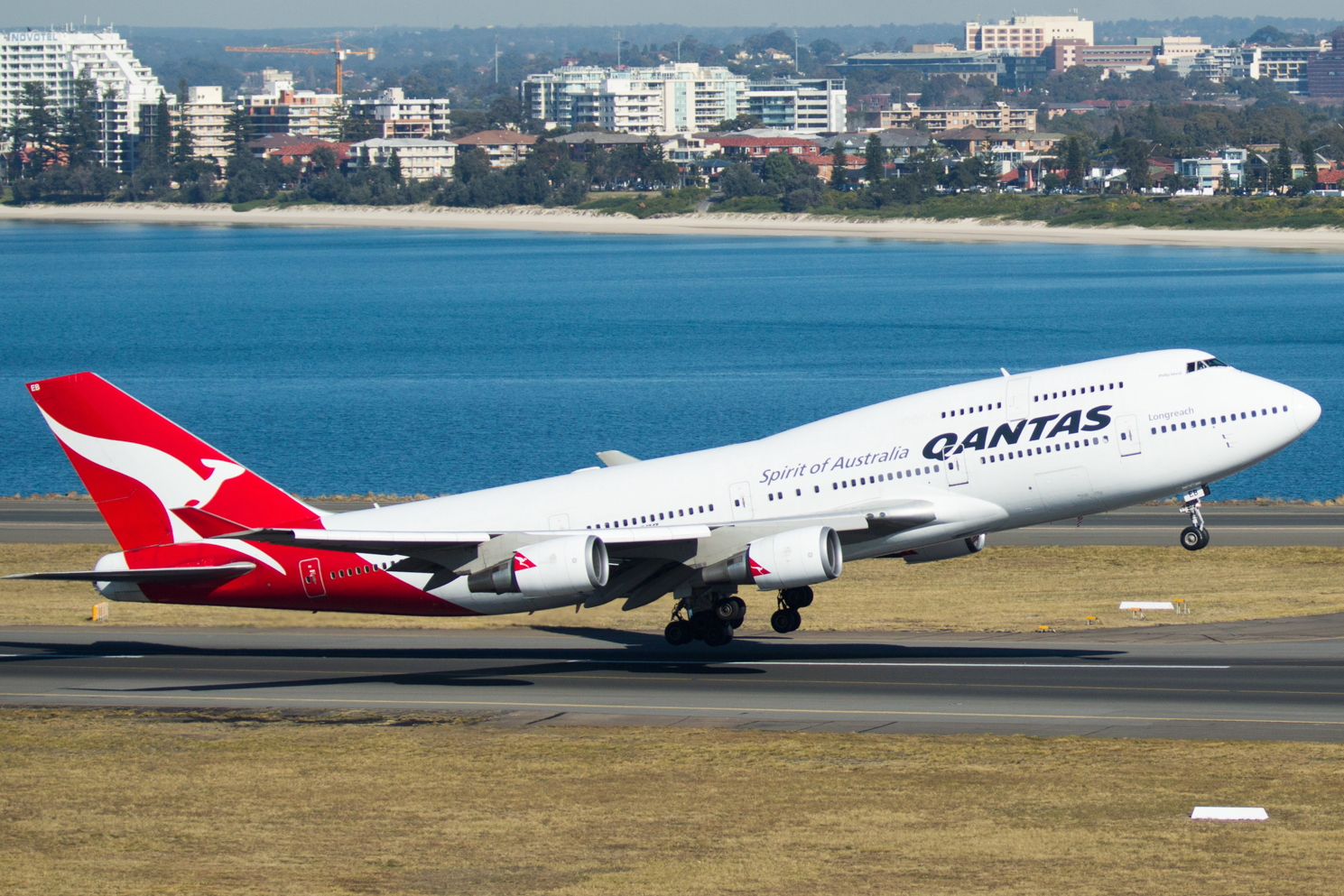 Πρόστιμο εκατομμυρίων σε Qantas για πώληση πτήσεων που ακυρώθηκαν