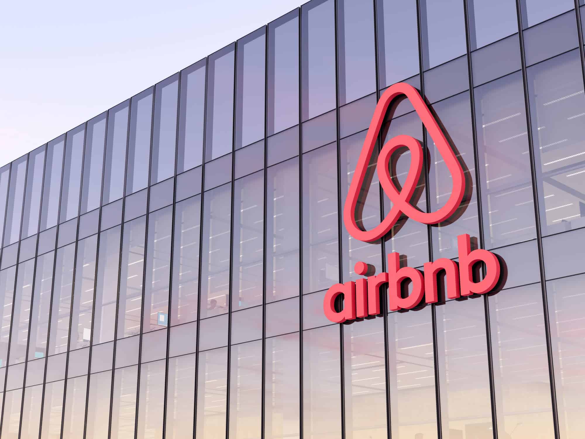 Τι λέει η Airbnb για τις νέες ρυθμίσεις στις βραχυχρόνιες μισθώσεις στην Ελλάδα